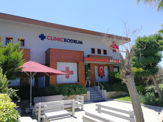 Bodrum’da turistlere yönelik acil sağlık hizmeti sağlayan özel ambulans, doktor ekibi ve modern medikal destek organizasyonu görüntüsü