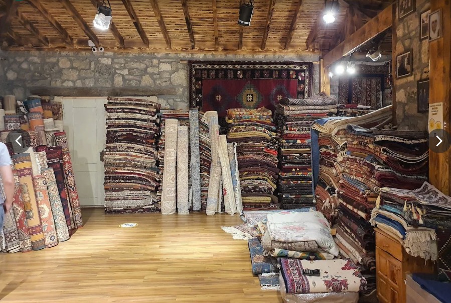 BODRUM'DA GERÇEK EL YAPIMI HALI ARAYIŞI