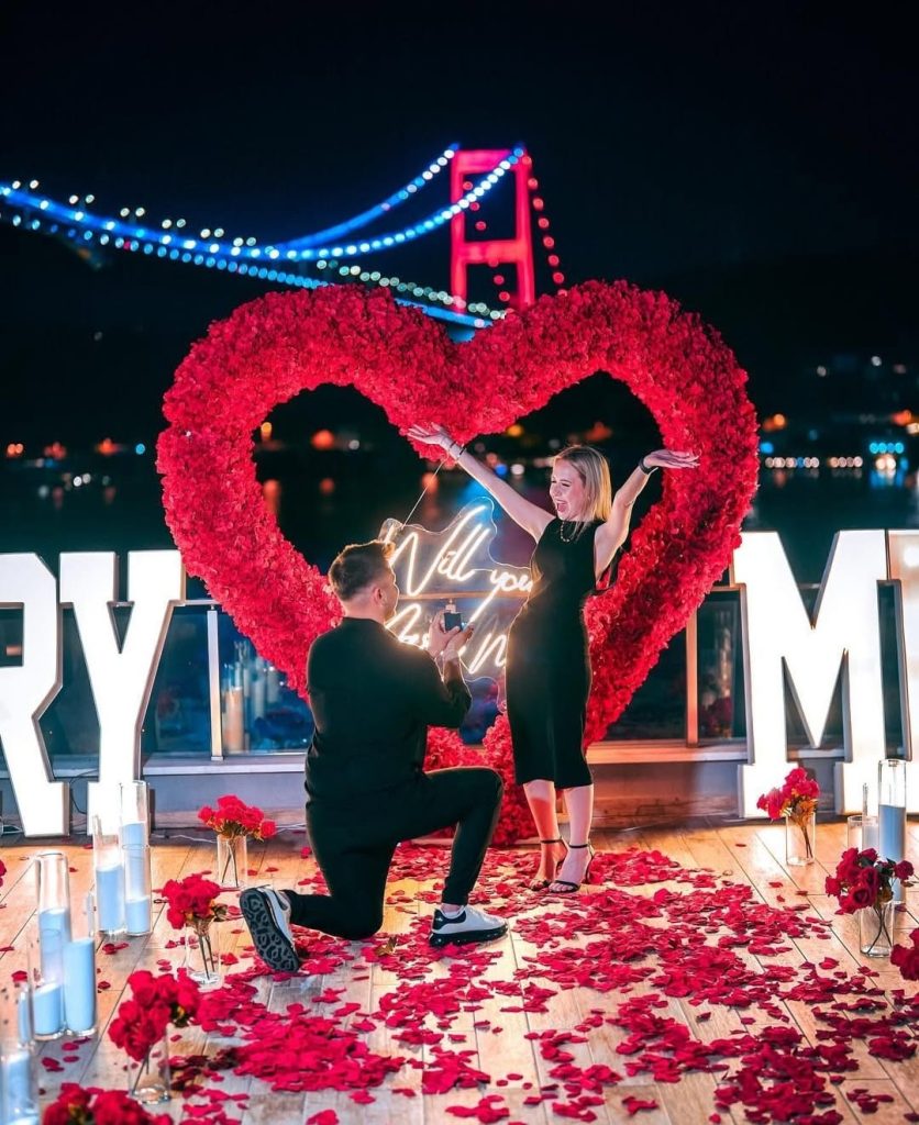 İstanbul’da Evlilik Teklifi Organizasyonu
