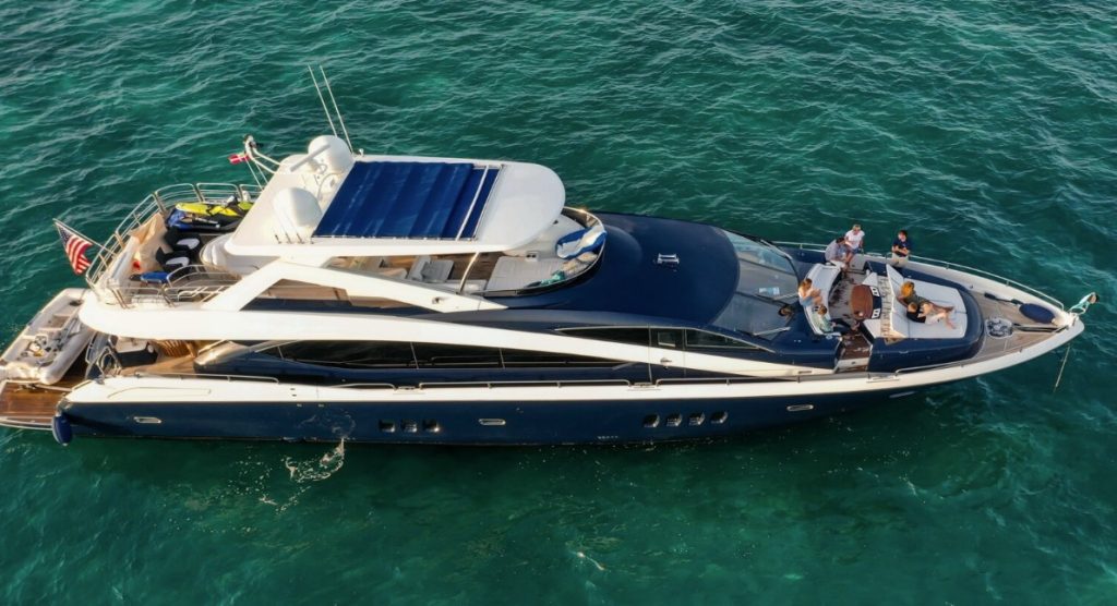 Cabana Motor Yacht for MArry Me Proposal