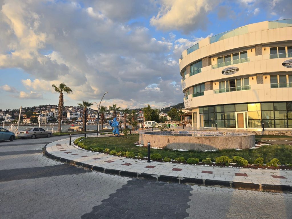 Top 15 Bars, Pubs & Cafes in Güllük