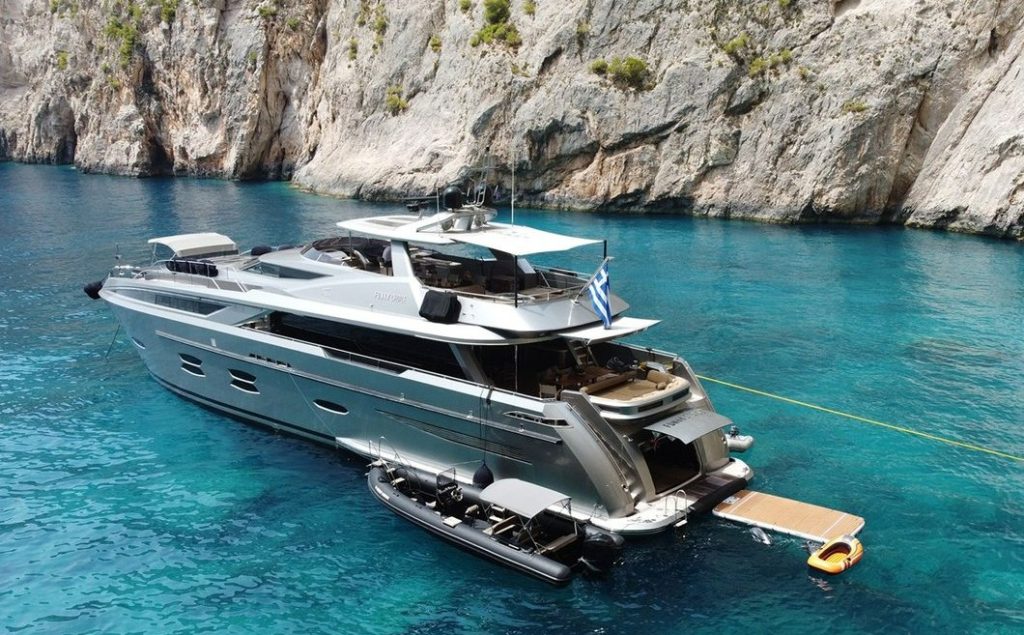 Motor Yacht Santorini