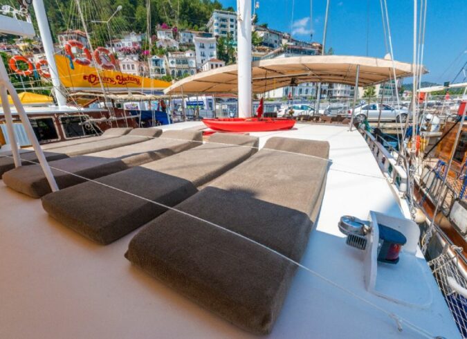 Blue Cruise with Our 25 Meter Ketch