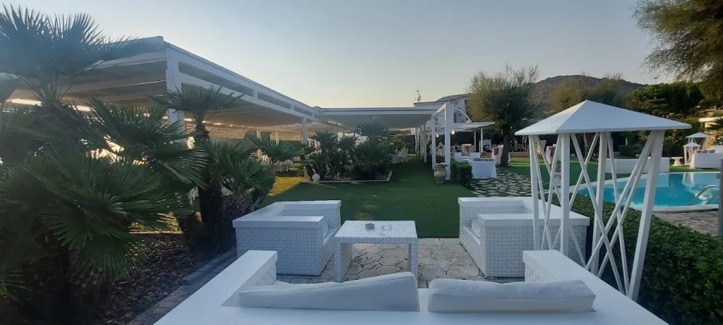 Edem Garden Residence Mykonos - Sun Terrace and Garden Near Platis Gialos Beach